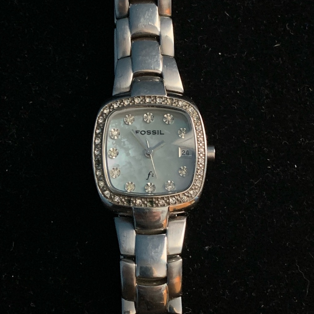 Fossil F2 Women’s Watch Mother of Pearl Face Stainless Band ES-9965